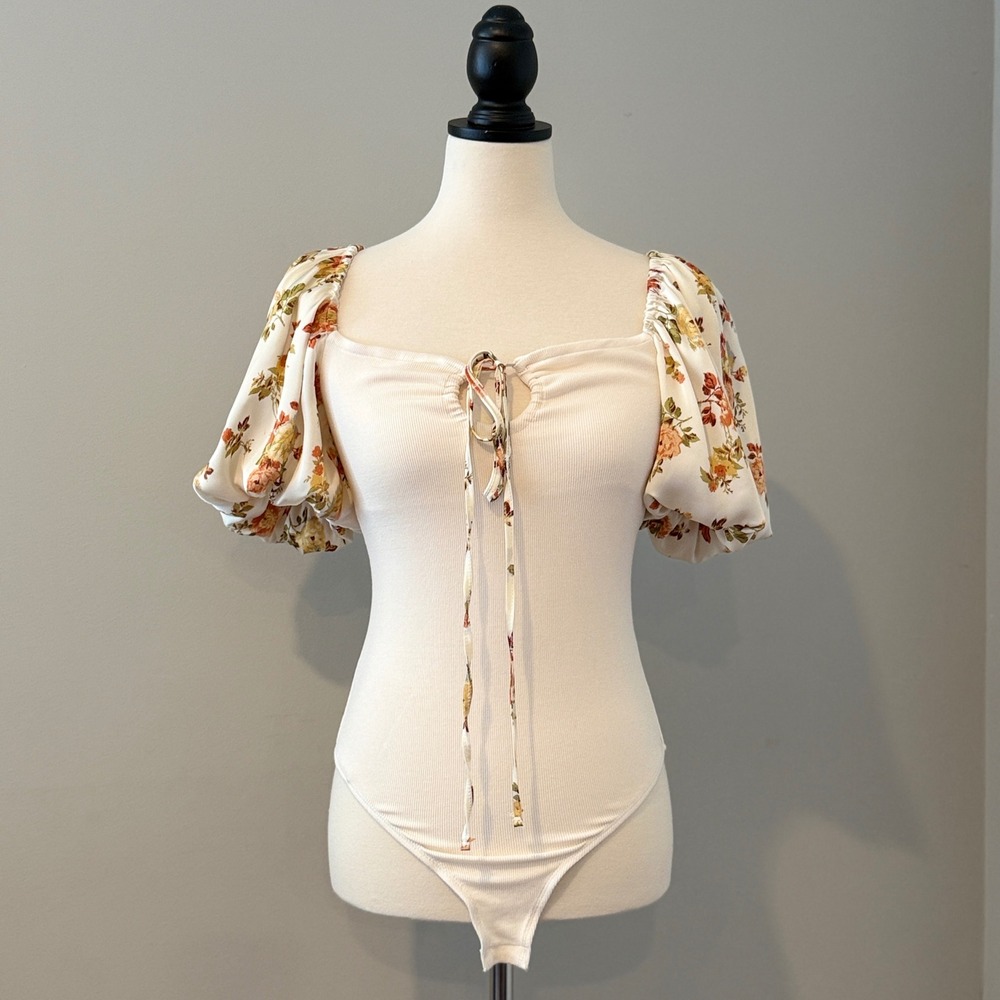 Puff Sleeve Floral Bodysuit – Cream Ribbed Knit Romantic Coquette Top – M - Picture 4 of 16